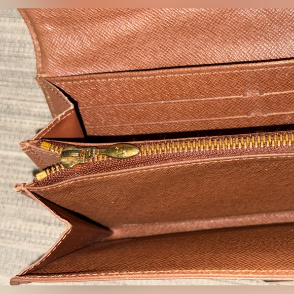 Louis Vuitton Etoile GM Quilted Monogram Wallet - Picture 9 of 14